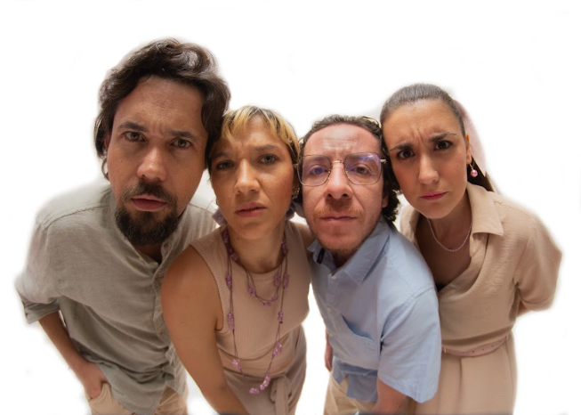 “Toda persona vista de cerca es un monstruo”: una comedia que desafía al espectador a mirarse a sí mismo